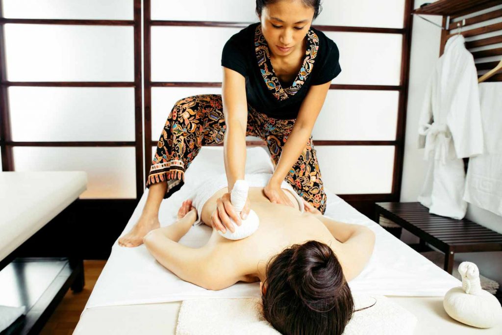 Centro de masajes Orientales Kamiraku, masaje Pinda con aceites